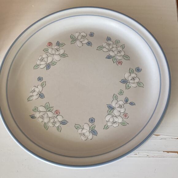 Vintage Hearthside Chantilly Fleur de Lune Dinner Plates, Set of 2 - Picture 3 of 7